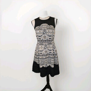 J MCLAUGHLIN Geometric Gold Black Jacquard Fit & Flare Dress Sz6